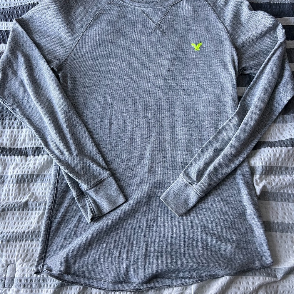 American Eagle Outfitters Gray Crew Neck Shirt